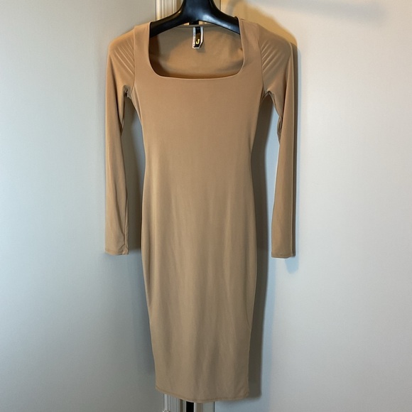 10. Tan Bodycon Long Sleeve Dress for Night Out Size Small - Picture 3 of 8